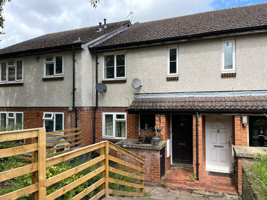 1 bedroom Mid Terrace Flat for sale