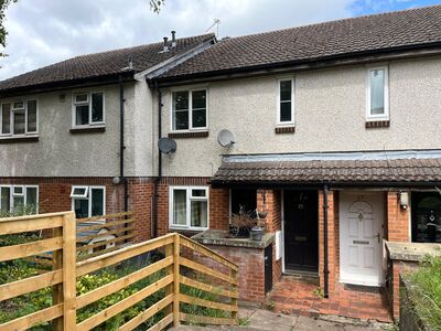 1 bedroom Mid Terrace Flat for sale