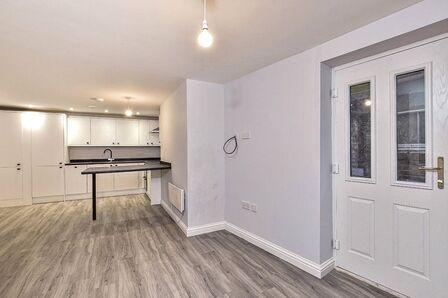 1 bedroom  Flat to rent