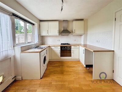2 bedroom Mid Terrace House for sale
