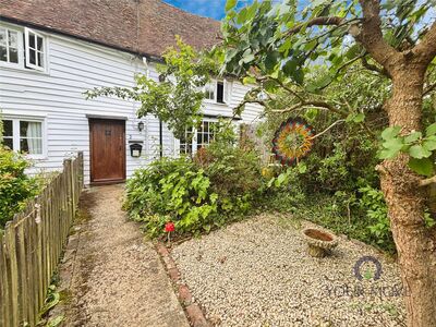 2 bedroom Mid Terrace House for sale