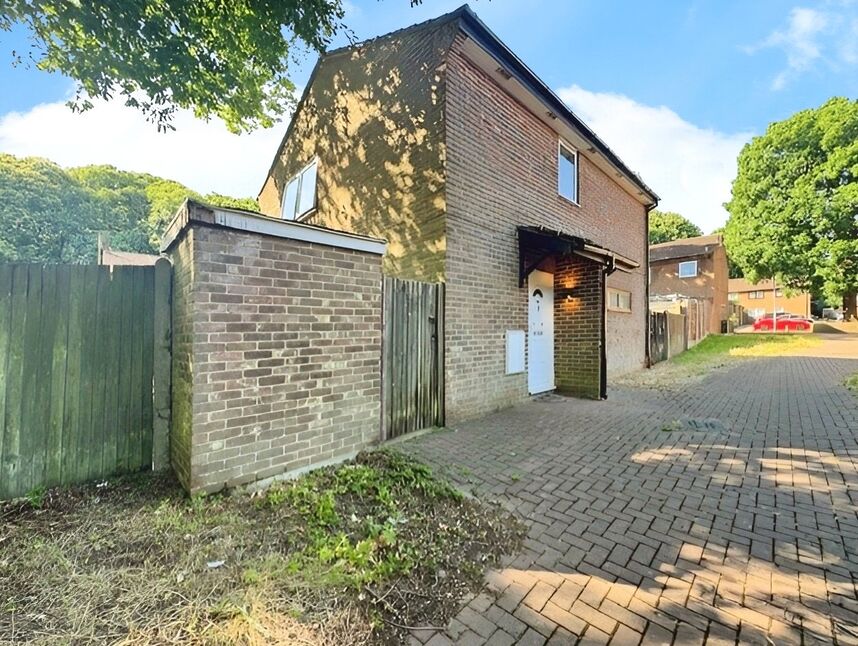 Main image of 1 bedroom Flat to rent, Walsingham Close, Rainham, Kent, ME8