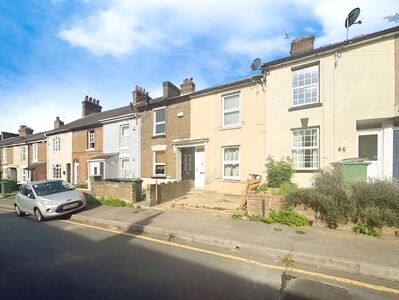 3 bedroom Mid Terrace House to rent