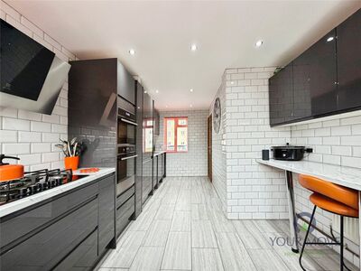 3 bedroom End Terrace House for sale