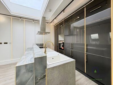 2 bedroom  Flat to rent