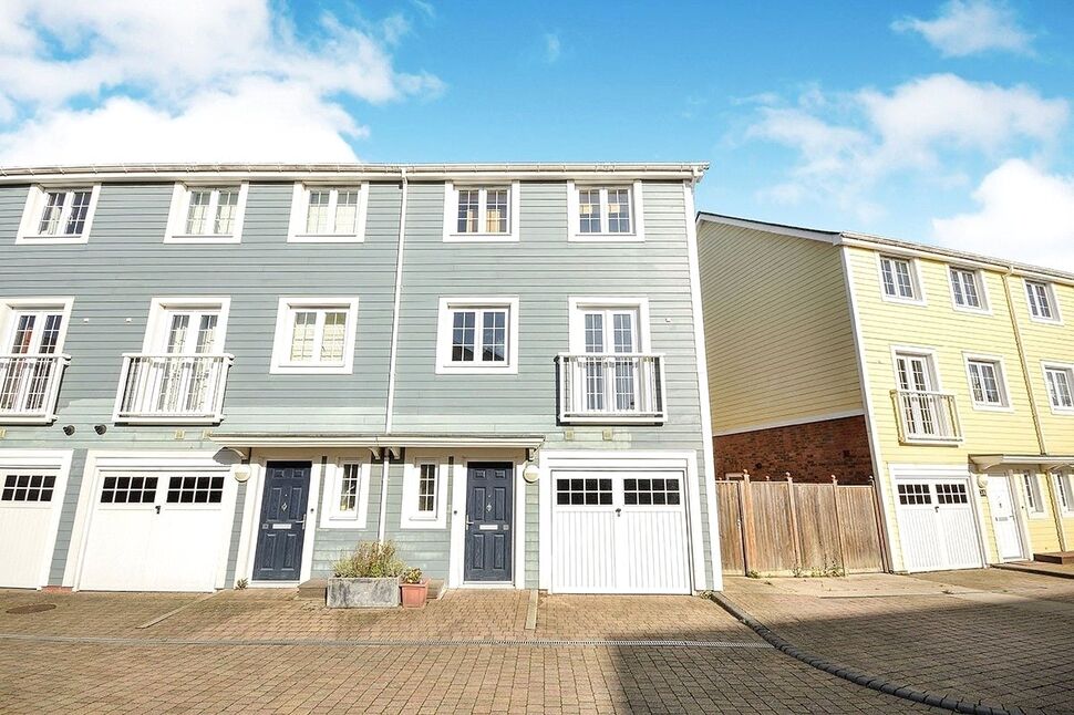 Main image of 5 bedroom End Terrace House to rent, Higham Avenue, Snodland, Kent, ME6