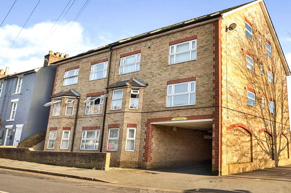 Main image of 2 bedroom  Flat for sale, Boxley Road, Maidstone, Kent, ME14
