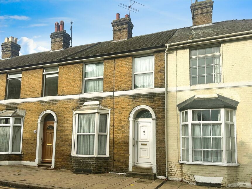 Main image of 4 bedroom Mid Terrace House for sale, South Road, Faversham, Kent, ME13