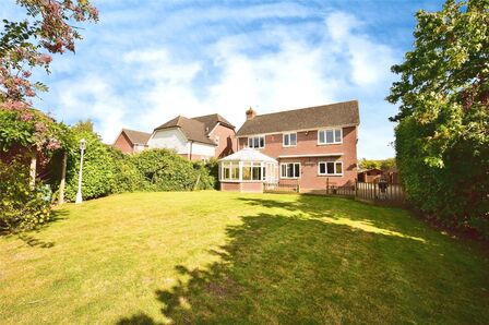 Yeoman Park, 5 bedroom Detached House to rent, £2,800 pcm