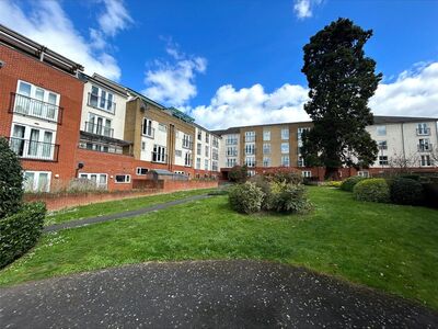 2 bedroom Flat for sale