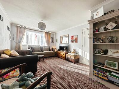 3 bedroom Mid Terrace House for sale