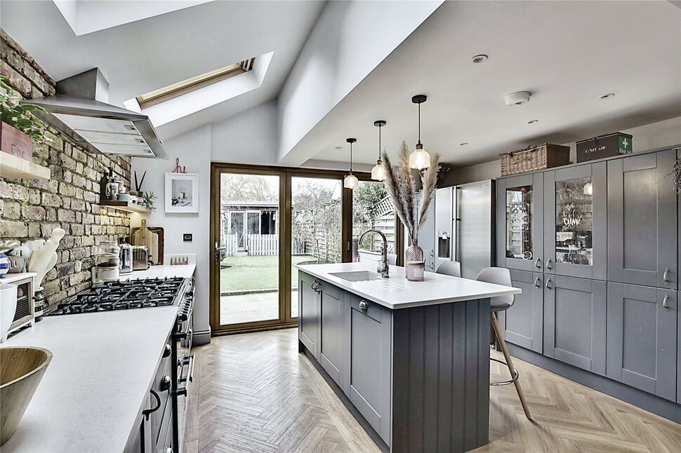 2 bedroom  House for sale