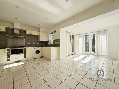 4 bedroom Mid Terrace House for sale
