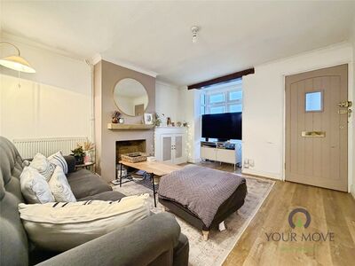 4 bedroom Mid Terrace House for sale