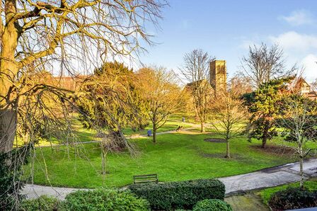 1 bedroom Flat for sale