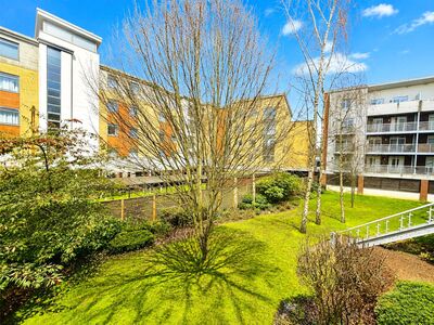 Kingfisher Meadow, 2 bedroom Flat for sale, &pound;170,000