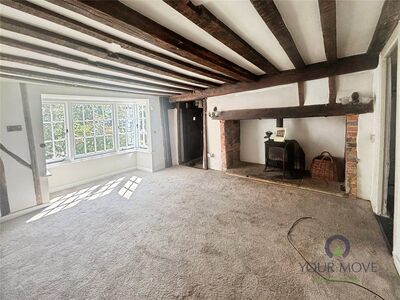 2 bedroom Mid Terrace House for sale