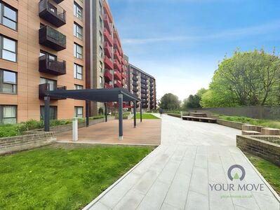 Mill Wood, 2 bedroom Flat to rent, &pound;1,450 pcm