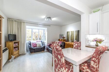 1 bedroom Flat for sale