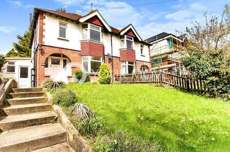 Moncktons Lane, 3 bedroom Semi Detached House to rent, &pound;1,650 pcm