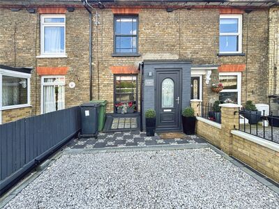 2 bedroom Mid Terrace House for sale