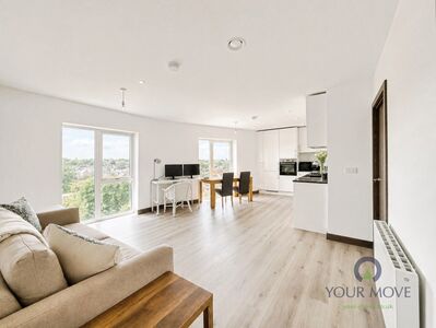 2 bedroom Flat for sale