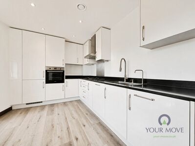 Mill Wood, 2 bedroom Flat for sale, &pound;260,000