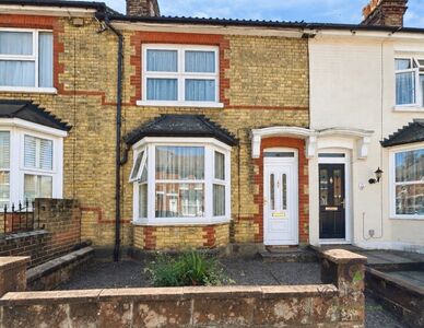 2 bedroom Mid Terrace House for sale