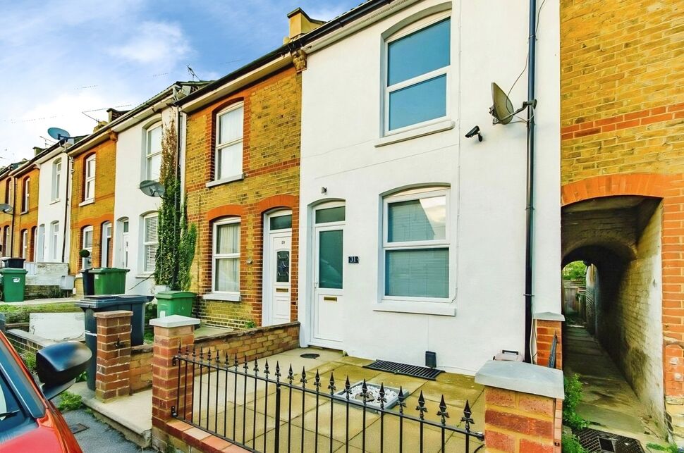 2 bedroom Mid Terrace House to rent