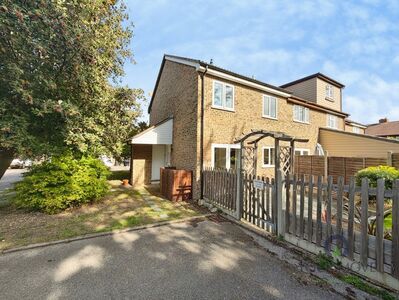 Pennine Way, 1 bedroom End Terrace House for sale, &pound;240,000