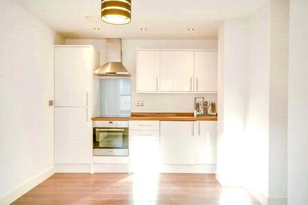 1 bedroom Flat for sale
