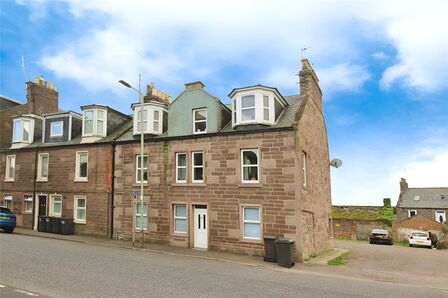 Hill Street, 3 bedroom  Flat to rent, £750 pcm