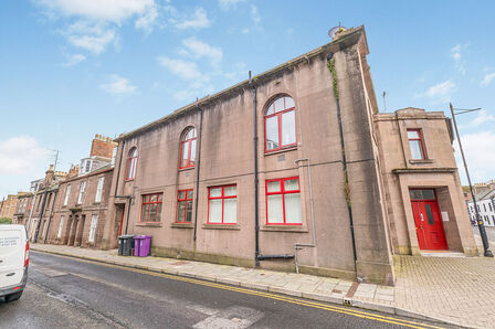 John Street, 2 bedroom  Flat to rent, £650 pcm