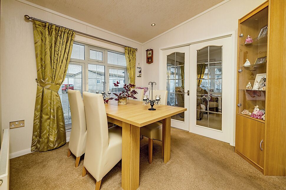 2 bedroom Detached Property for sale, Basin View Crescent, Montrose