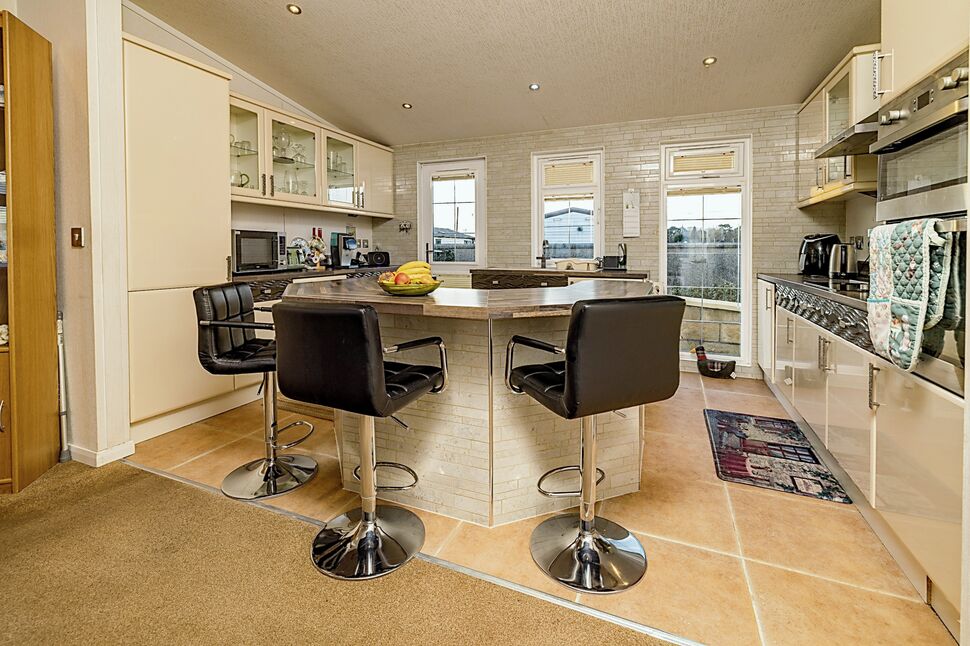 2 bedroom Detached Property for sale, Basin View Crescent, Montrose