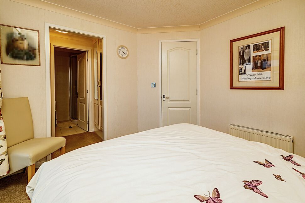 2 bedroom Detached Property for sale, Basin View Crescent, Montrose