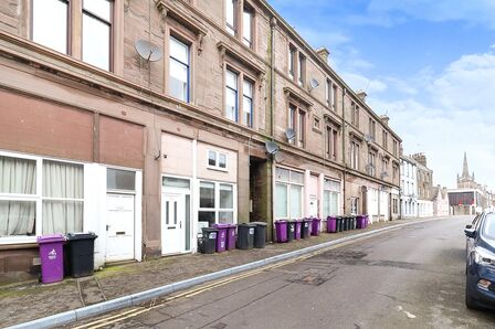 Castle Street, 1 bedroom  Flat to rent, £450 pcm