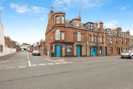 George Street, 1 bedroom  Flat for sale, £45,000