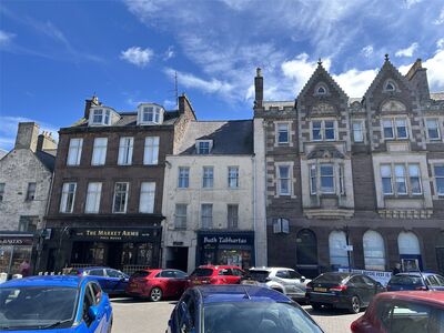 High Street, 5 bedroom Flat to rent, &pound;1,050 pcm
