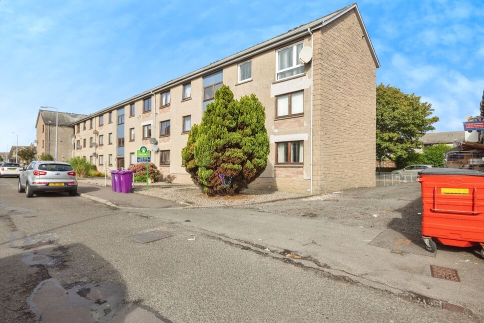 Main image of 1 bedroom Flat for sale, Queen Street, Montrose, Angus, DD10