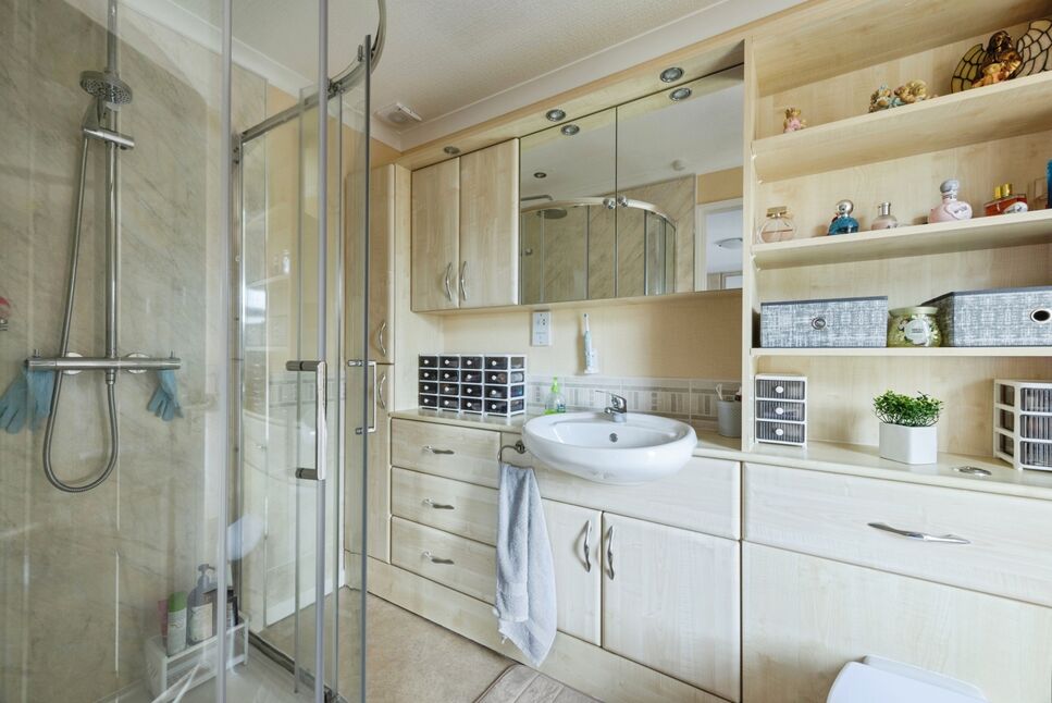 En-Suite Bathroom