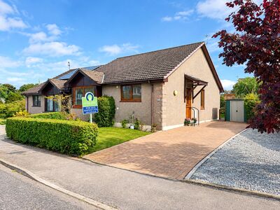 3 bedroom Semi Detached Bungalow for sale