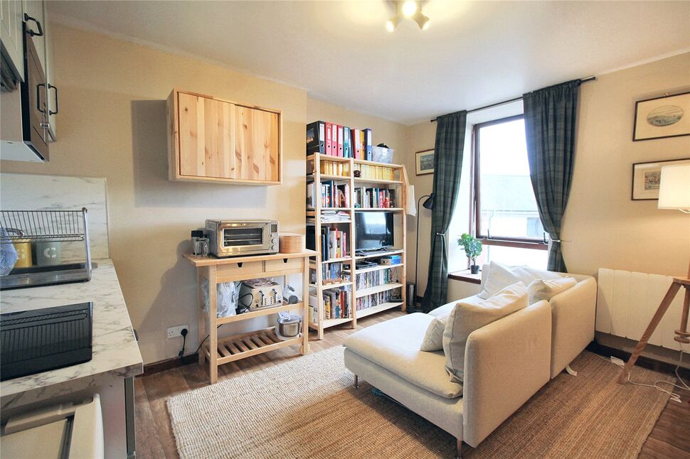 Living Room / Kitchen