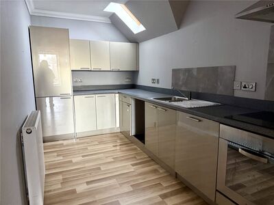 Cross Keys Close, 2 bedroom Flat for sale, &pound;70,000