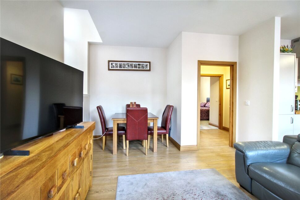 Living Room / Kitchen