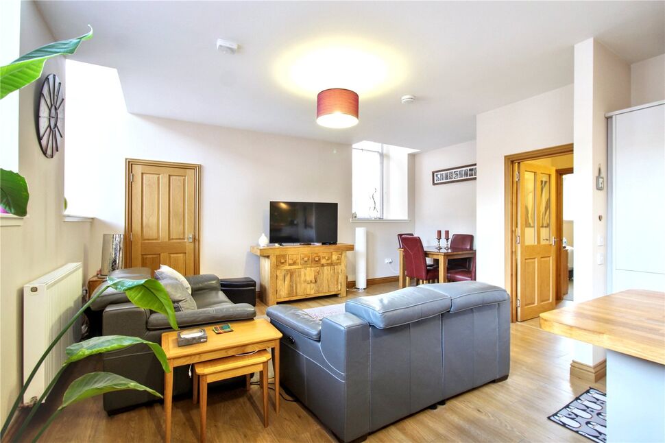 Living Room / Kitchen