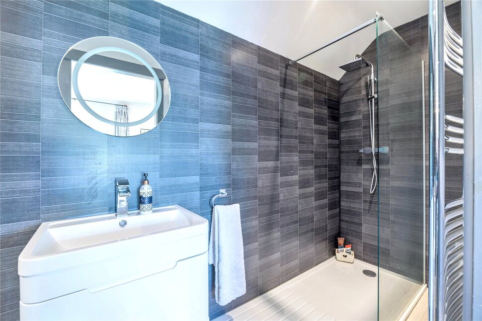 En-Suite Bathroom