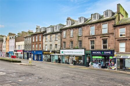 High Street, 4 bedroom Flat for sale, &pound;175,000