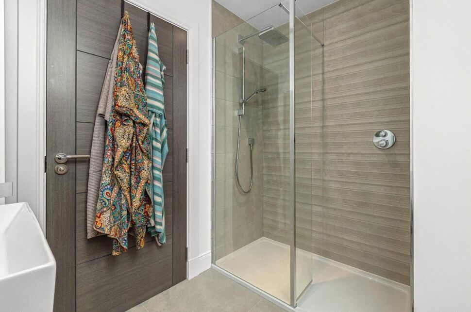 En-Suite Bathroom
