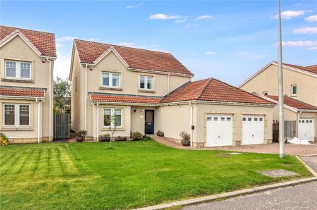 Dunlin Walk, 4 bedroom Detached House for sale, &pound;300,000